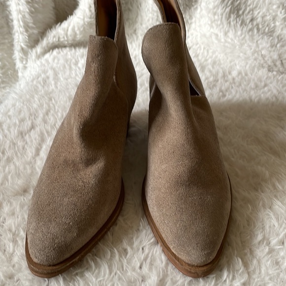 Free people Charm double V taupe suede booties 6 - Picture 4 of 12